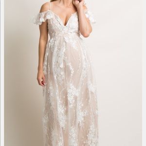 🤍NWT Ivory Floral Maternity Gown🤍
